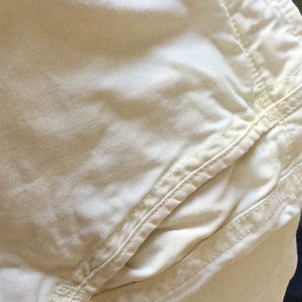 American Eagle Outfitters longer length waist30” yellow shorts
